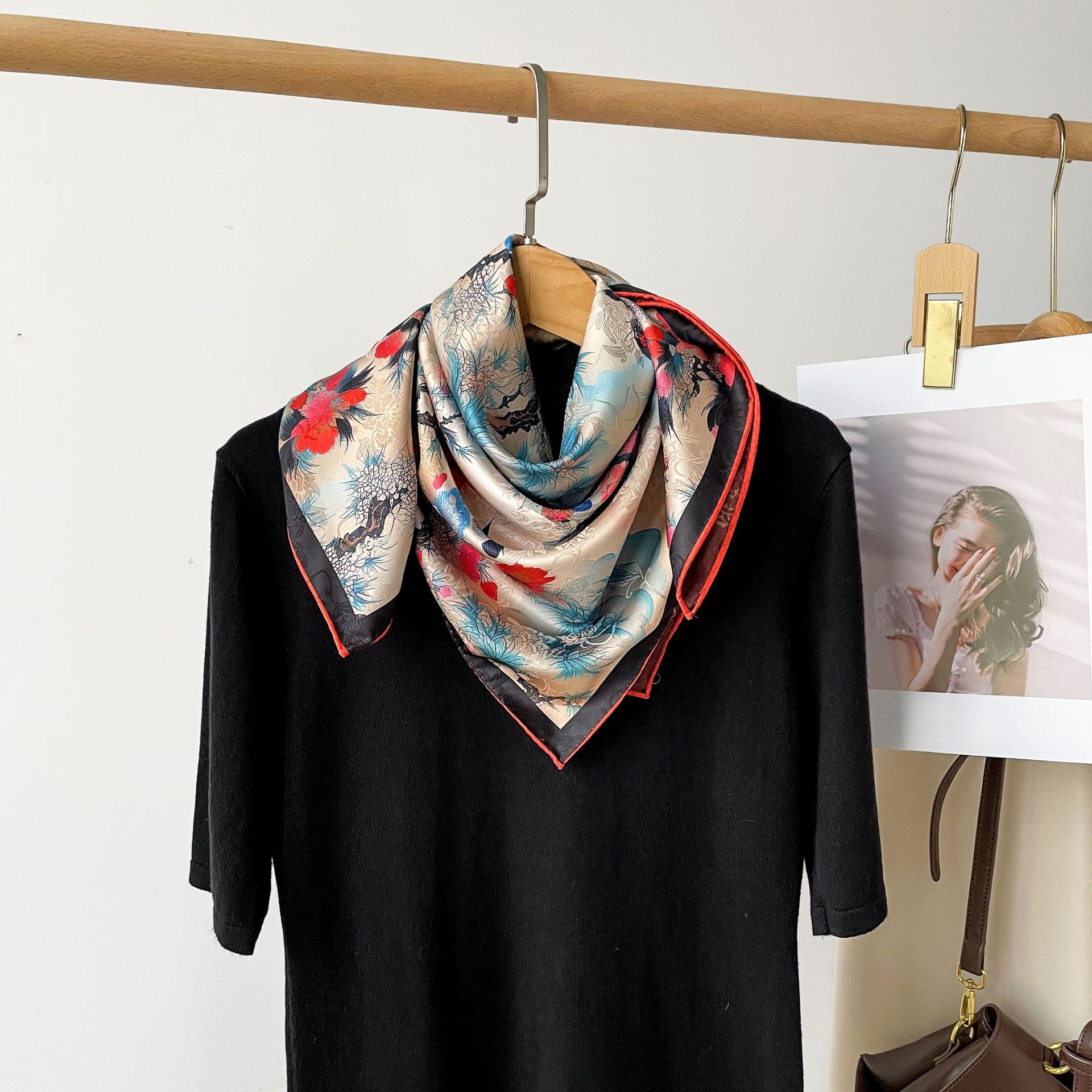 国潮中式山水丝巾方巾高级感高档香云纱装饰围脖夏季防晒披肩现货批发详情21