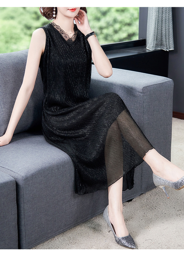 蕾丝连衣裙夏2024夏季新款女装韩版小黑裙时尚修身V领无袖连衣裙详情13
