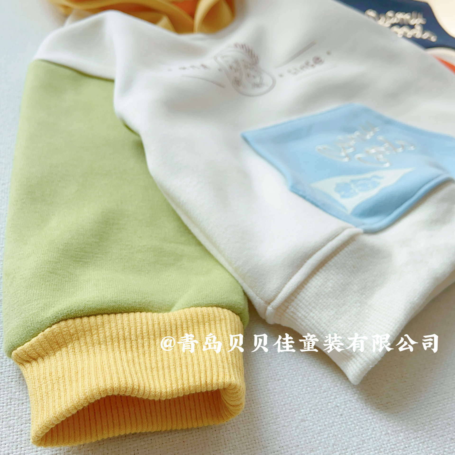 男童女童卫衣23秋冬加绒加厚小童连帽套头一体绒宽松卫衣批发零售详情23