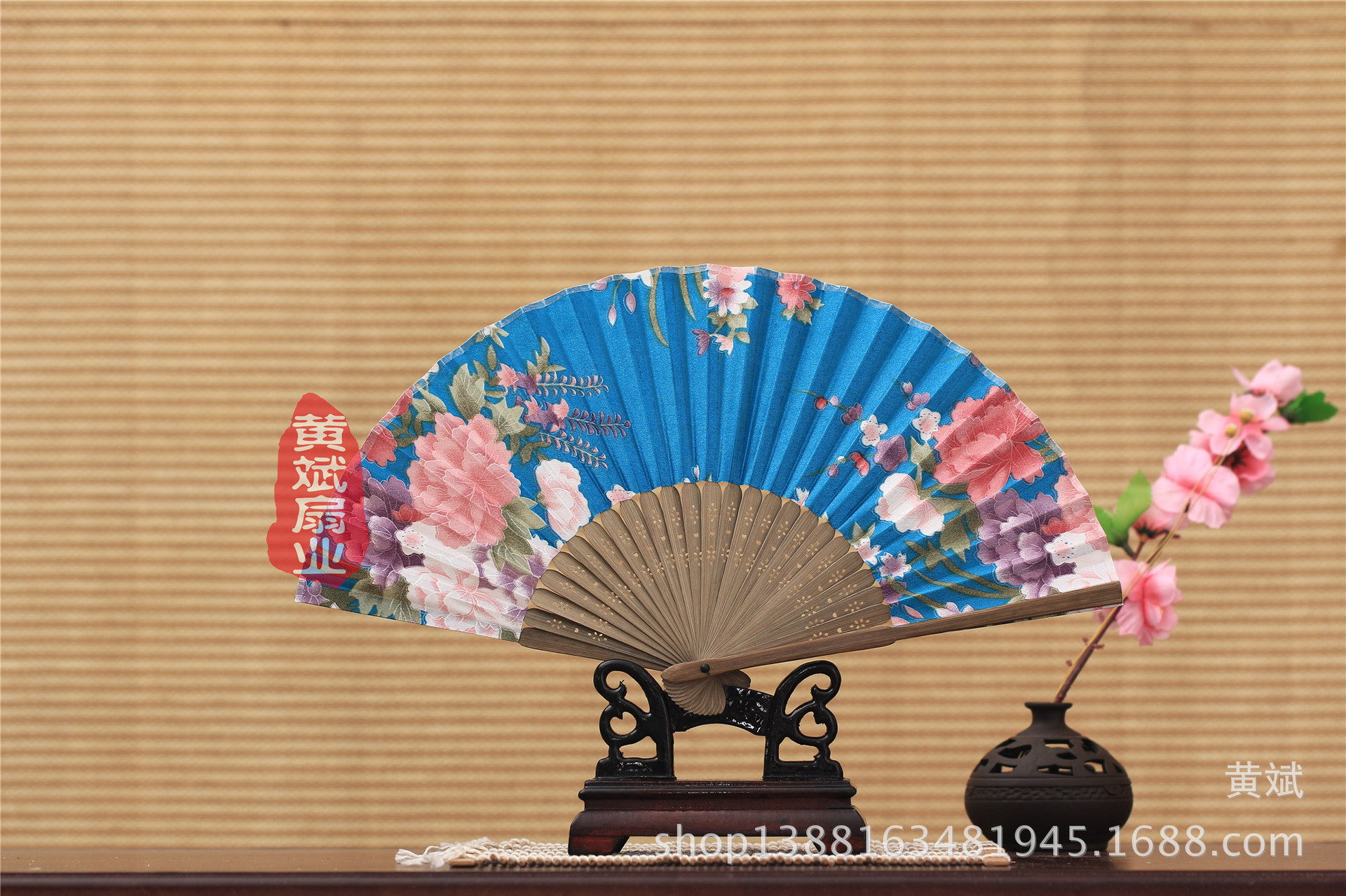 厂家直销 竹骨中国风工艺品女扇 复古绸布扇 日式和风折扇 批发详情13