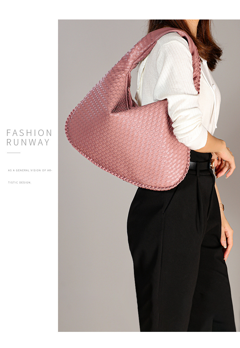 2023新款月牙女包全手工编织手提饺子包时尚百搭欧美风单肩腋下包详情5