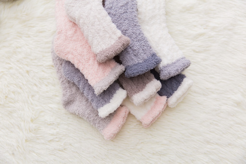 珊瑚绒女袜子批发 韩版家居珊瑚绒加绒加厚保暖中筒地板袜详情9