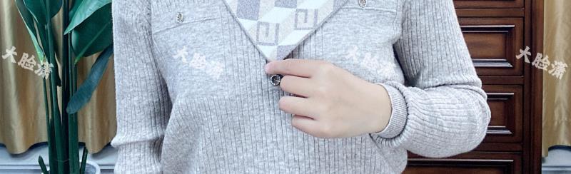 2023 New Style of Korean-style versatile cold-proof scarf for women to keep warm and protect the cervical vertebrae in autumn and winter. It is a knitted triangular scarf pic 31
