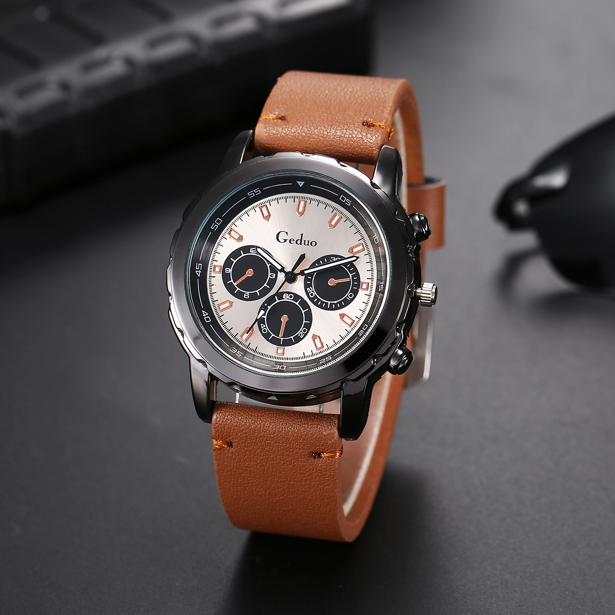 一件代发爆款跨境大表盘高级感时尚男士手表潮流学生简约腕表批发详情2