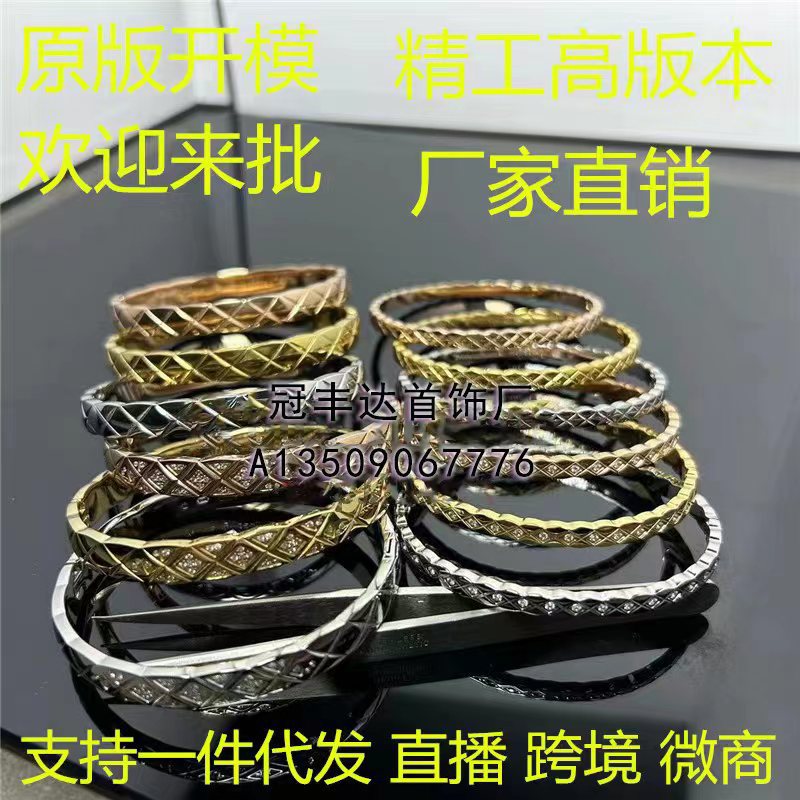 V金高版本莫桑石幻影蝴蝶项链女18K玫瑰金缱绻光面蝴蝶个性锁骨链详情5