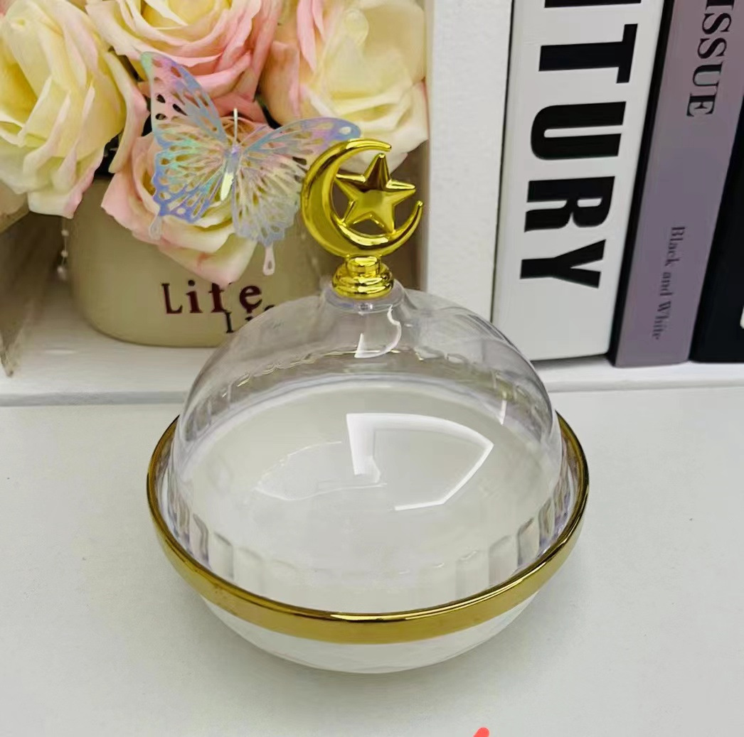 Light luxury home furnishings: multi-compartment fruit plates, dessert prints, covered bowls, European-style golden ceramic tea cups and plates, porcelain pic 19