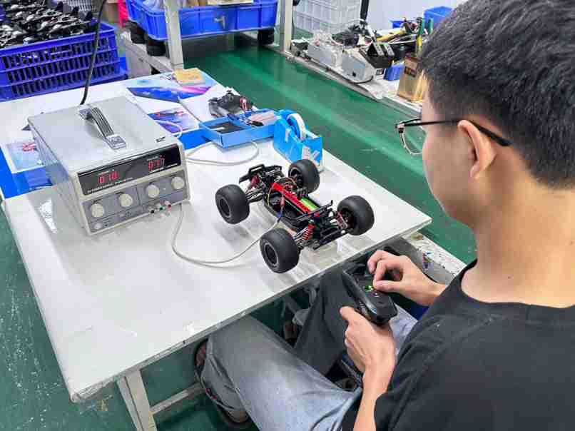 跨境1：16遥控高速车 越野车四驱大脚攀爬车男孩玩具遥控车RC批发详情2
