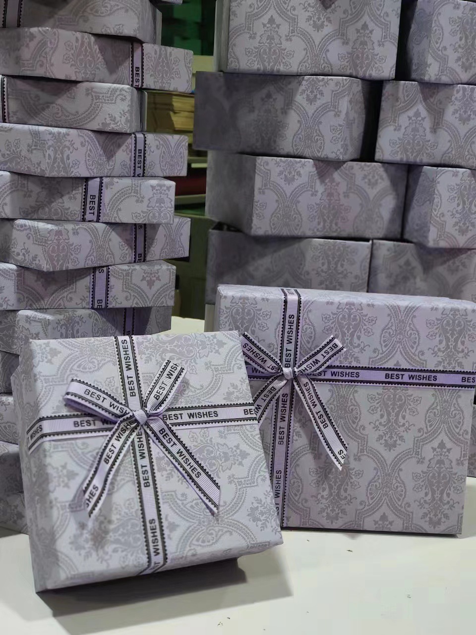 高端轻奢粉红礼物盒女神节伴手礼盒情人节礼品盒神秘紫色口红礼盒详情13