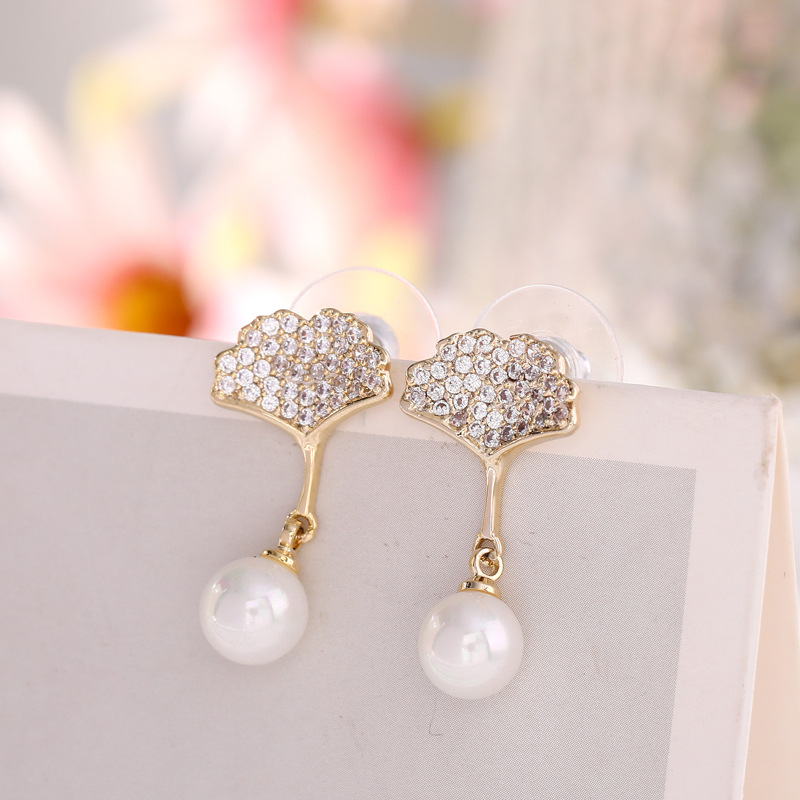New Korean earrings are directly supplied. Creative silver needles, simple electroplated stud earrings, sweet and fairy-like long earrings are available for wholesale pic 8