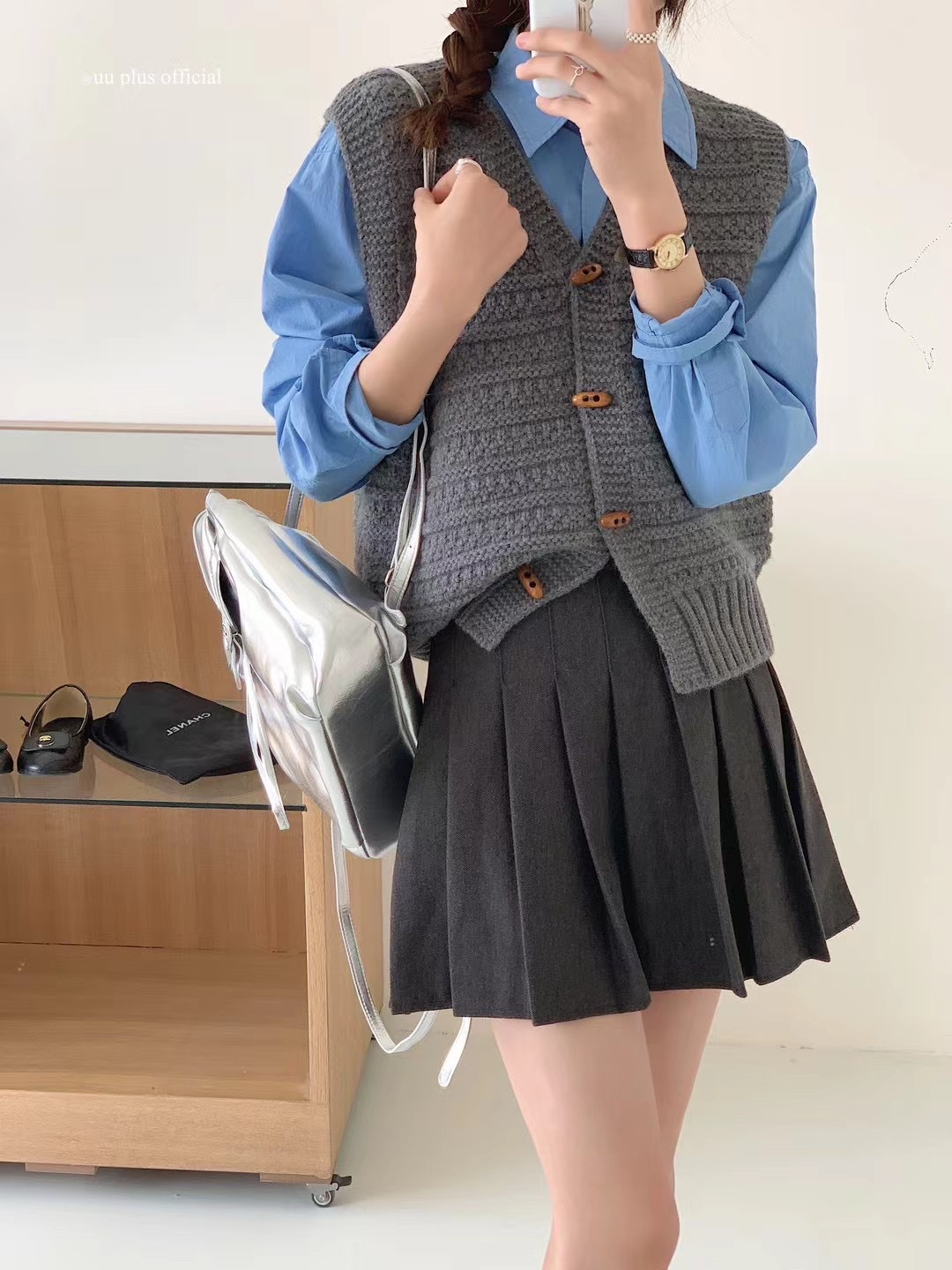 秋季复古牛角扣短款纯色针织马甲背心毛衣女宽松无袖坎肩叠穿马夹详情19