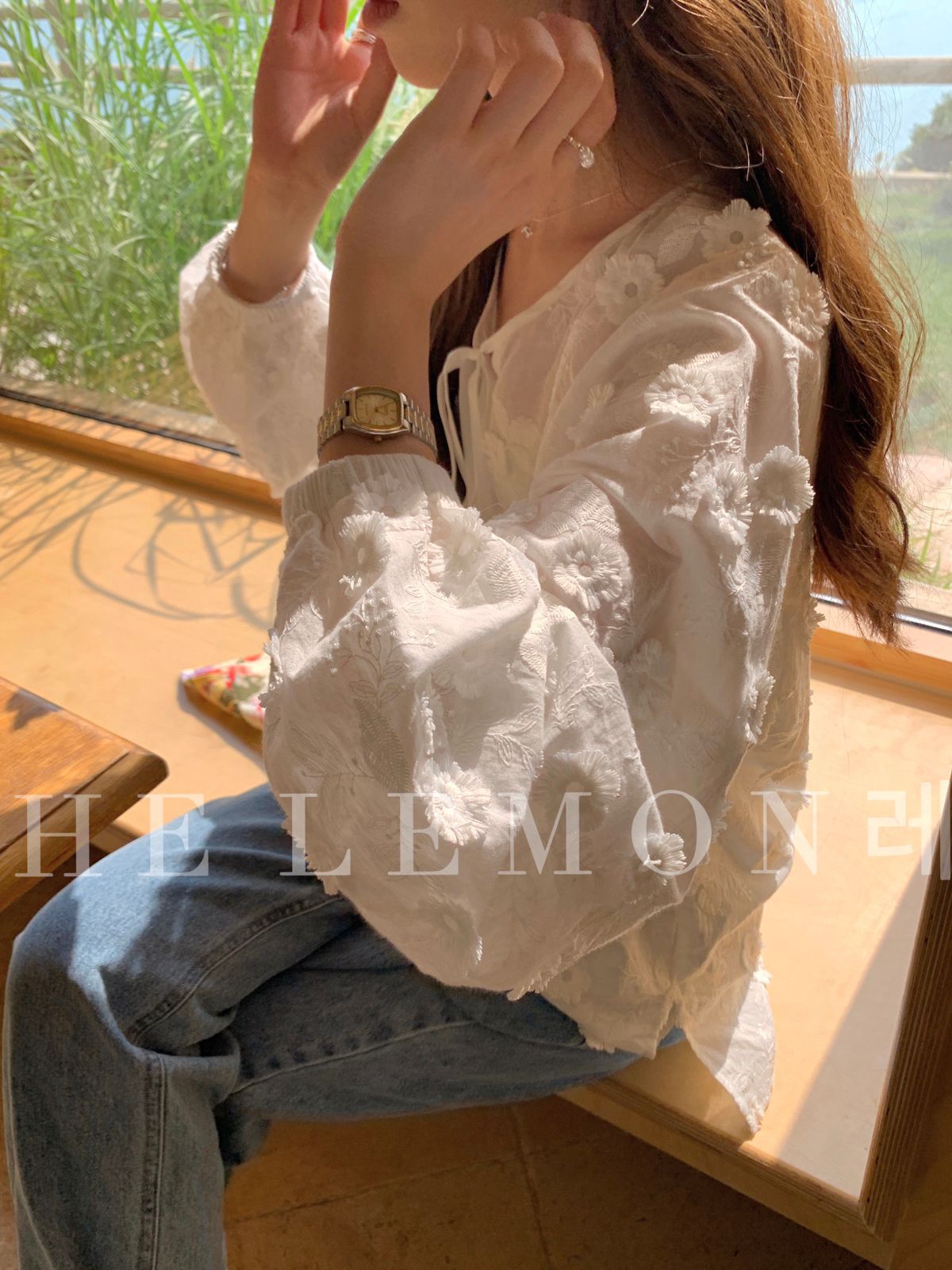 【性价比现货】韩系chic温柔风绣花V领系带小衫蕾丝刺绣排扣衬衫详情7