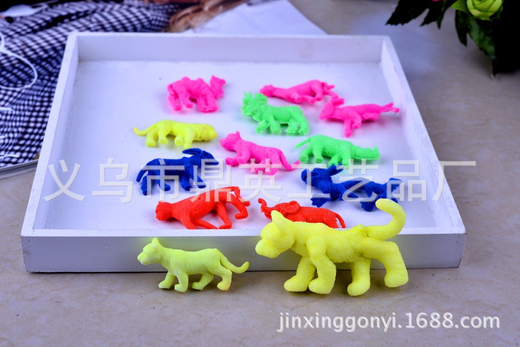 鼎浩 2025新款泡水膨胀变大戏水玩具动漫恐龙动物水精灵海洋宝宝批发 1kg/包 适合DIY 实体门店 夜市地摊玩具减压详情4