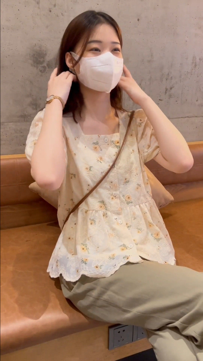 夏季新款方领碎花短袖衬衫女设计感小众洋气百搭泡泡袖别致上衣详情3