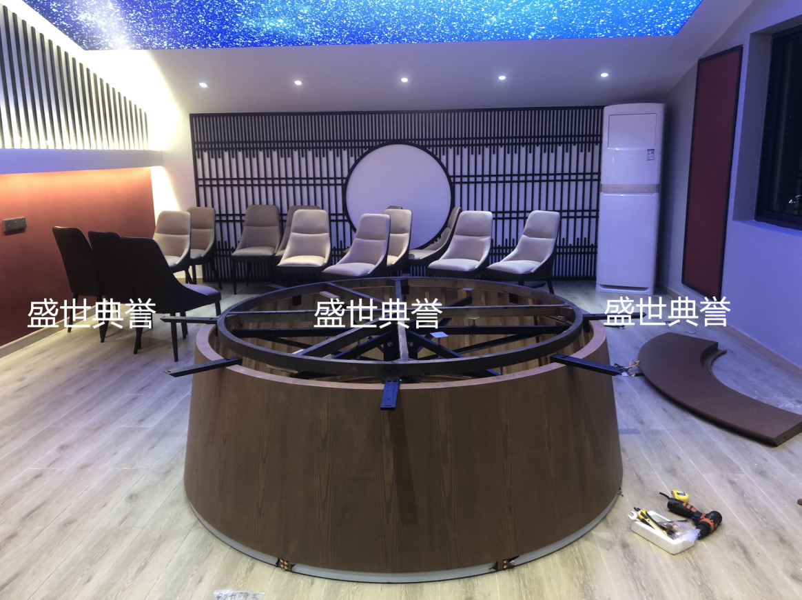 Solid wood electric dining tables and chairs for star-rated hotels in Qingdao, seafood restaurant private rooms, flat-level electric tables with lifting mechanisms pic 1