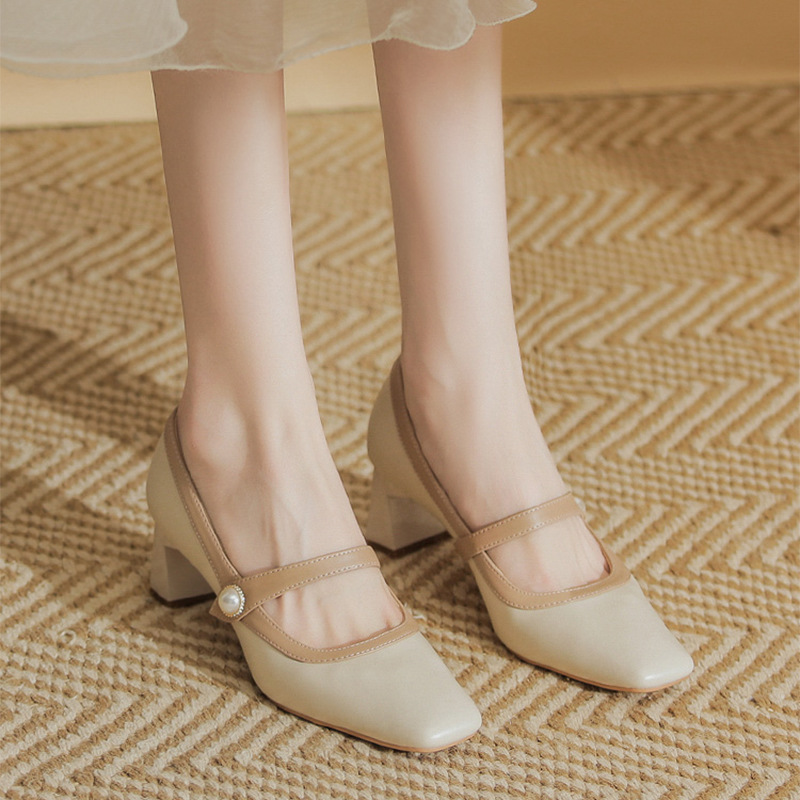The new 2024 Spring/autumn collection of Mary Jane shoes, featuring a stylish square-toed one-shoulder style, is made of genuine leather with a shallow opening, thick mid-heel, and is a wedding shoe pic 8