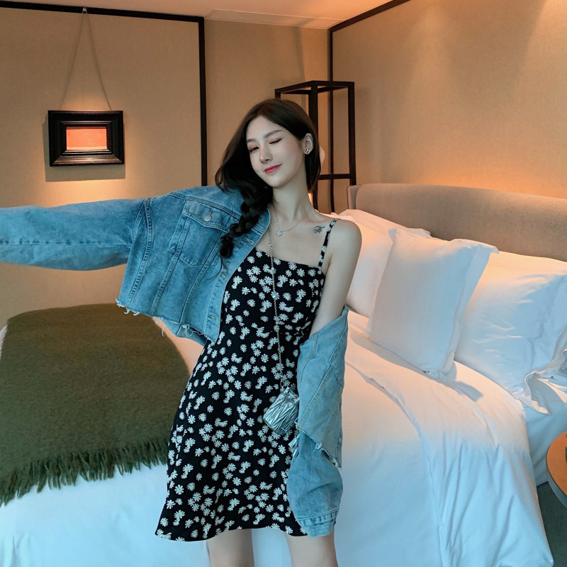 2020新款夏季小雏菊印花少女露肩雪纺吊带裙中长款系带显瘦连衣裙详情8