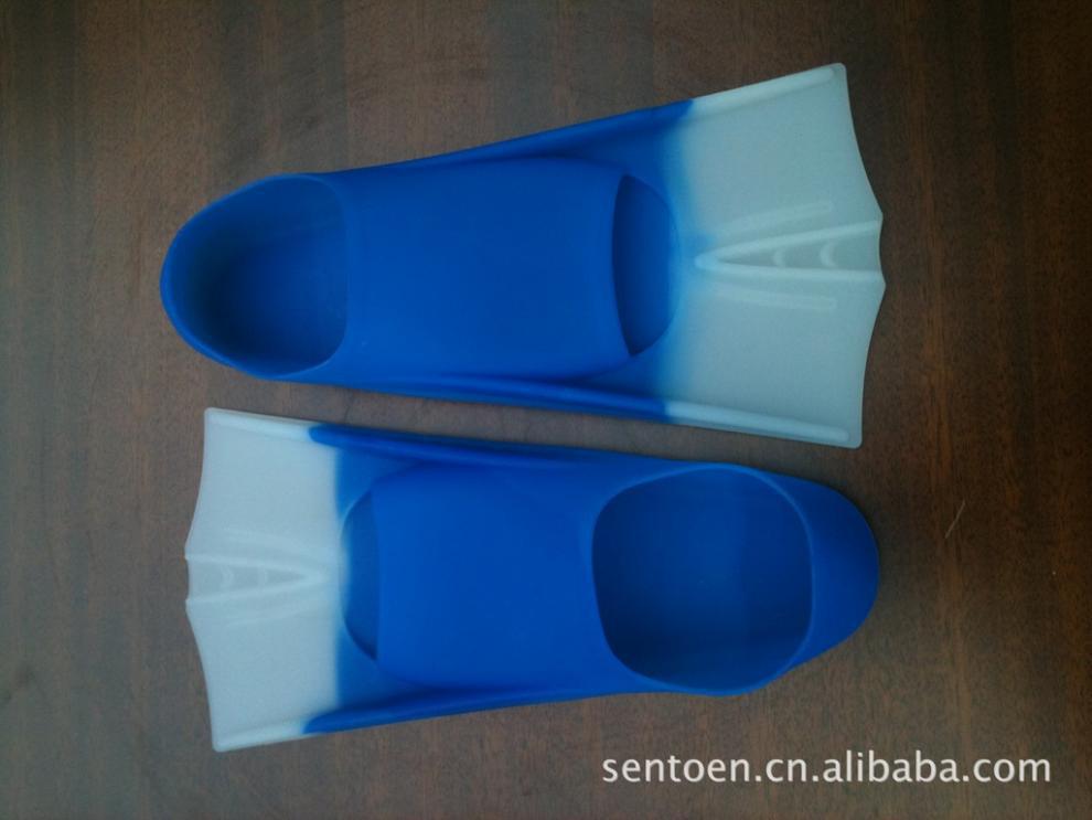 批发纯硅胶游泳脚蹼 30-44号 蛙鞋 多种色 批发 潜水脚掌固态硅胶详情9