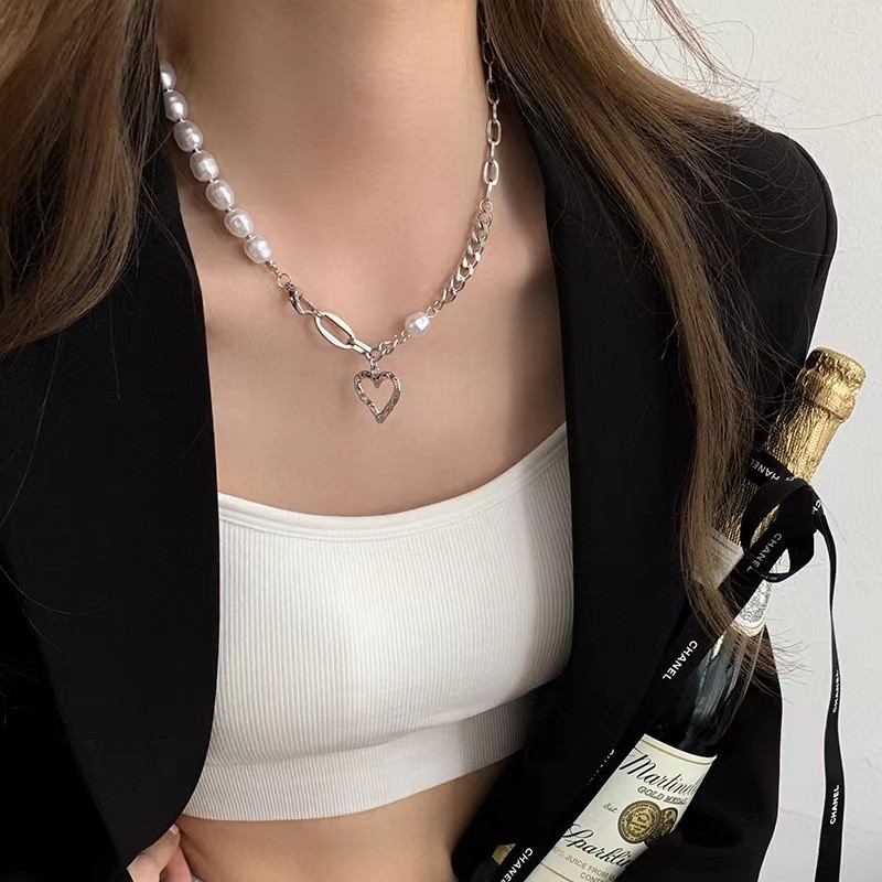 European and American style heart-shaped necklace, versatile for women, niche design, hot girl ins style, titanium steel, non-fading, high-end collarbone chain pic 29