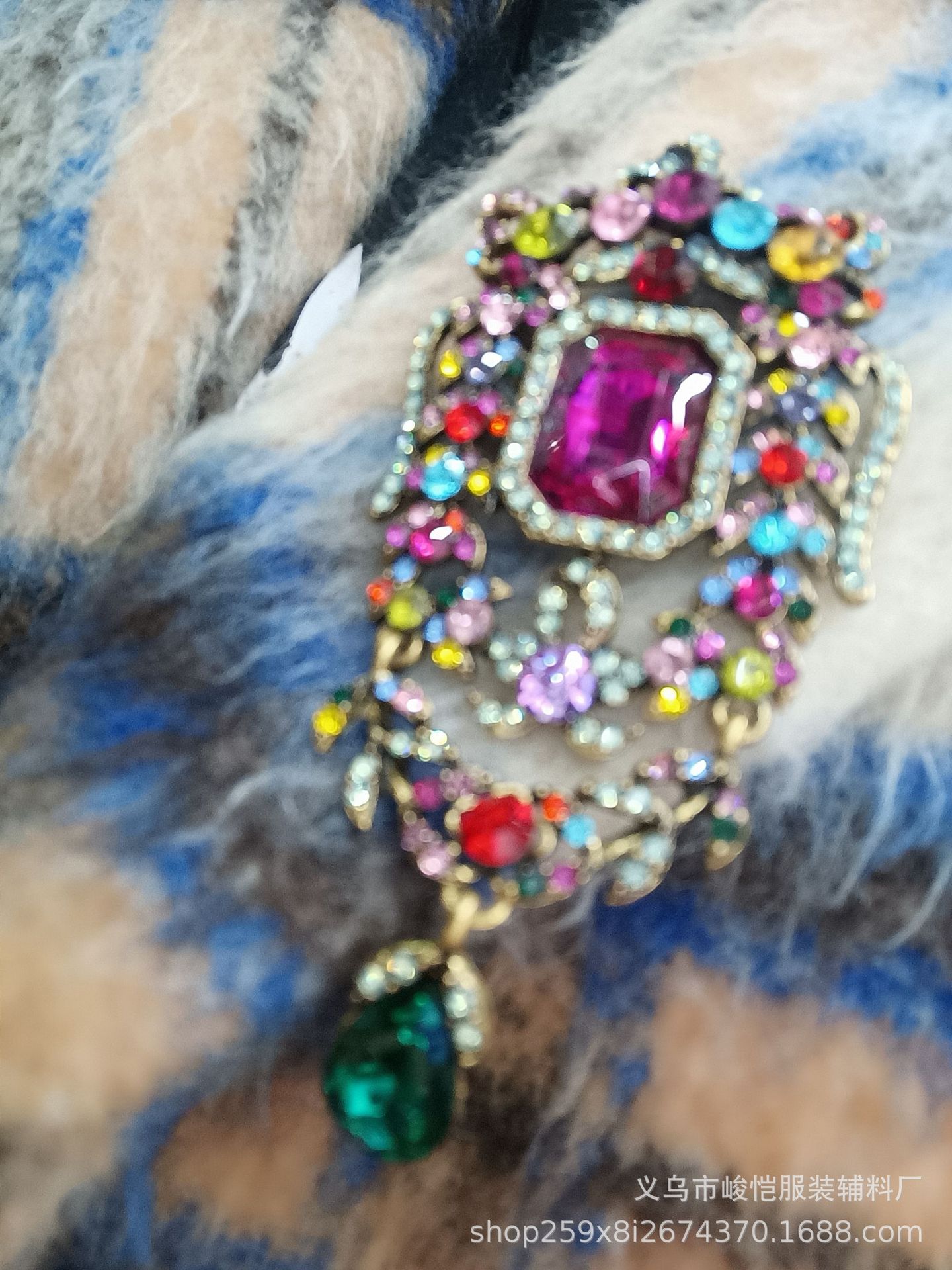 Elegant and refined brooch for ladies, simple Korean crystal corsage cardigan, sweater, pin buckle, overcoat accessory pic 21