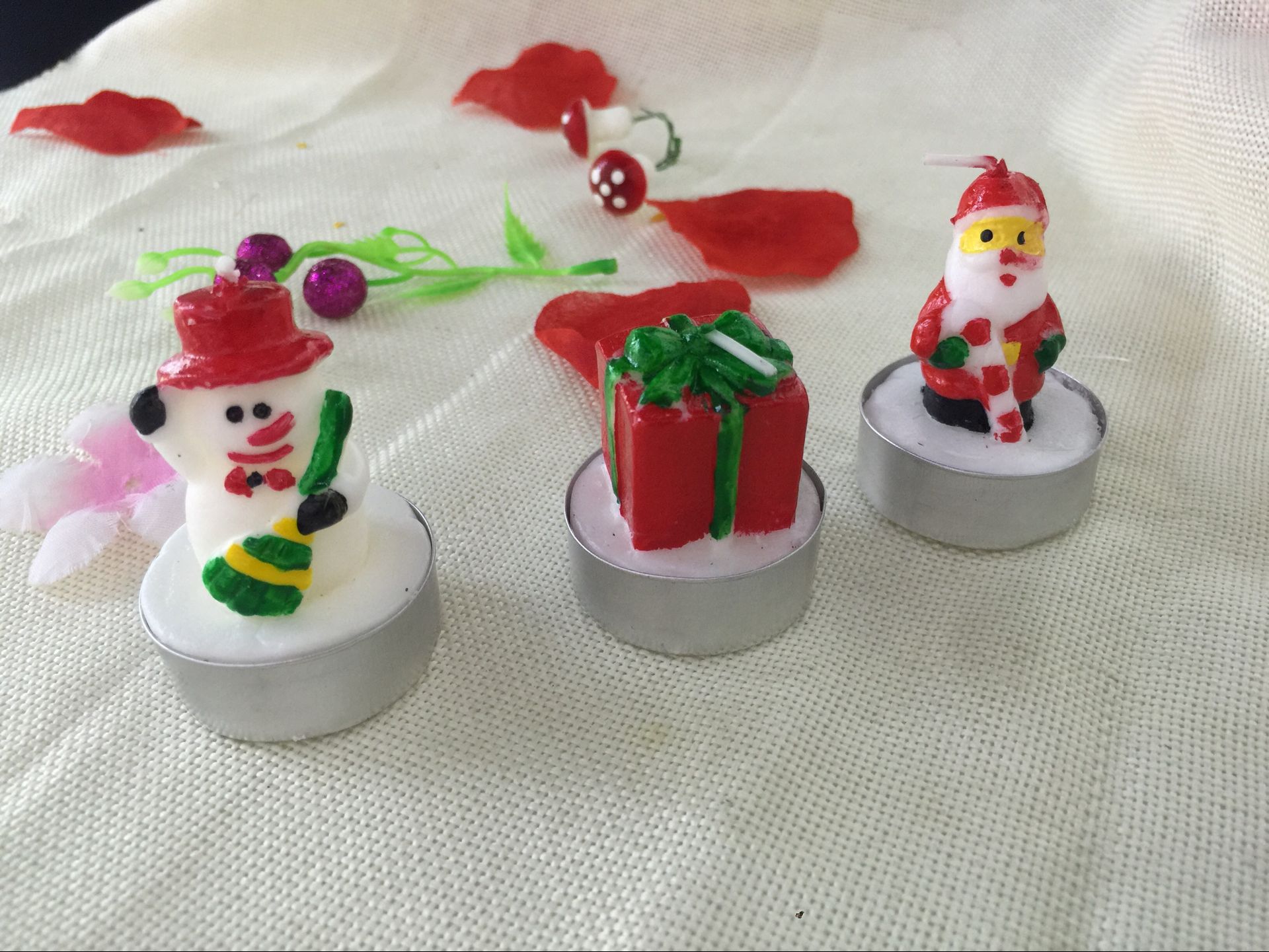 Factory wholesale candles. Christmas candles. Custom orders based on samples are available. Christmas candle ornaments, Santa Claus snow pic 2