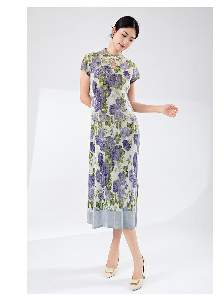 A new Chinese-style, retro, slit, mid-length, elegant and stylish dress for summer women with a modified version of the national trend pic 29