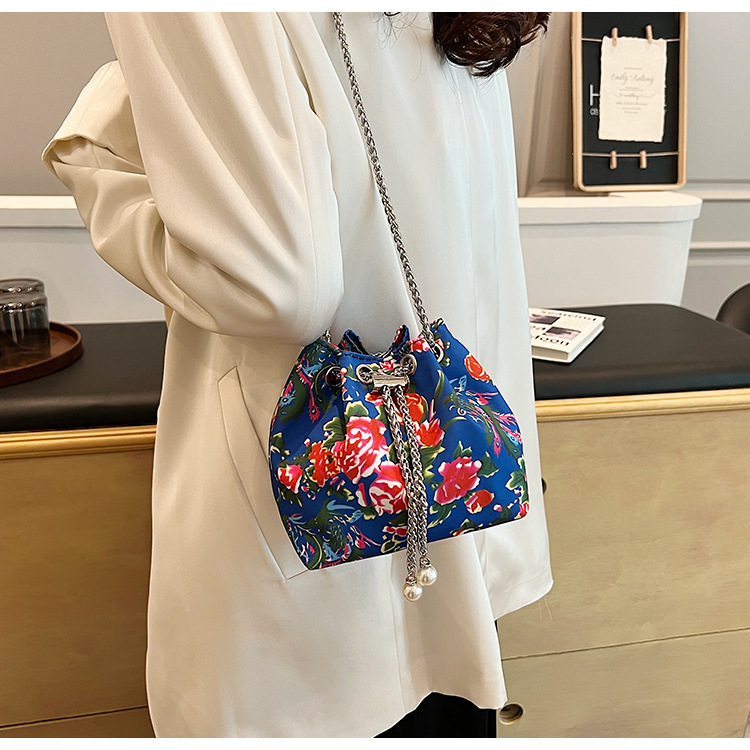 花棉袄潮酷水桶包新款2024春季个性民族风单肩包国潮复古斜挎女包详情61