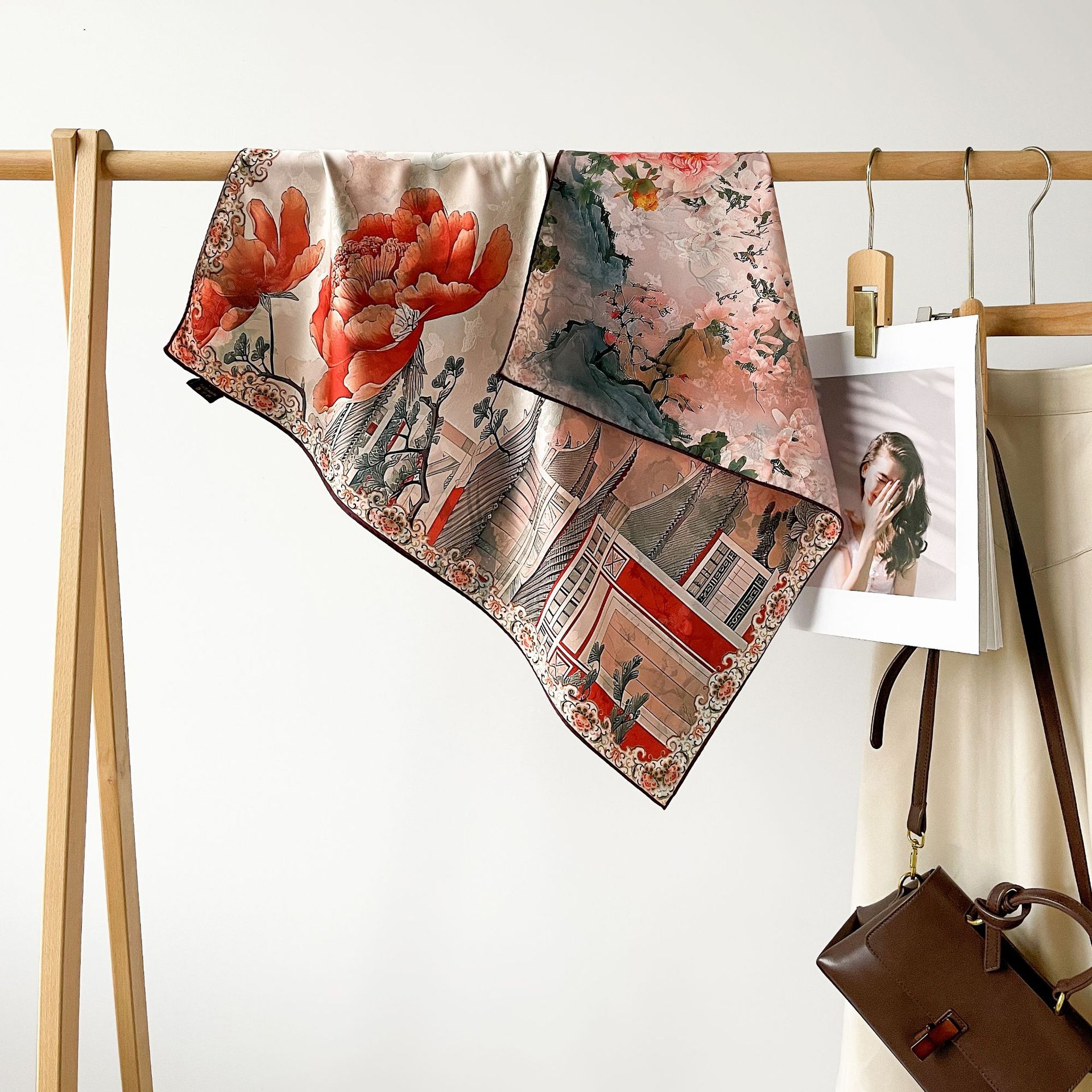 国潮中式山水丝巾方巾高级感高档香云纱装饰围脖夏季防晒披肩现货批发详情18