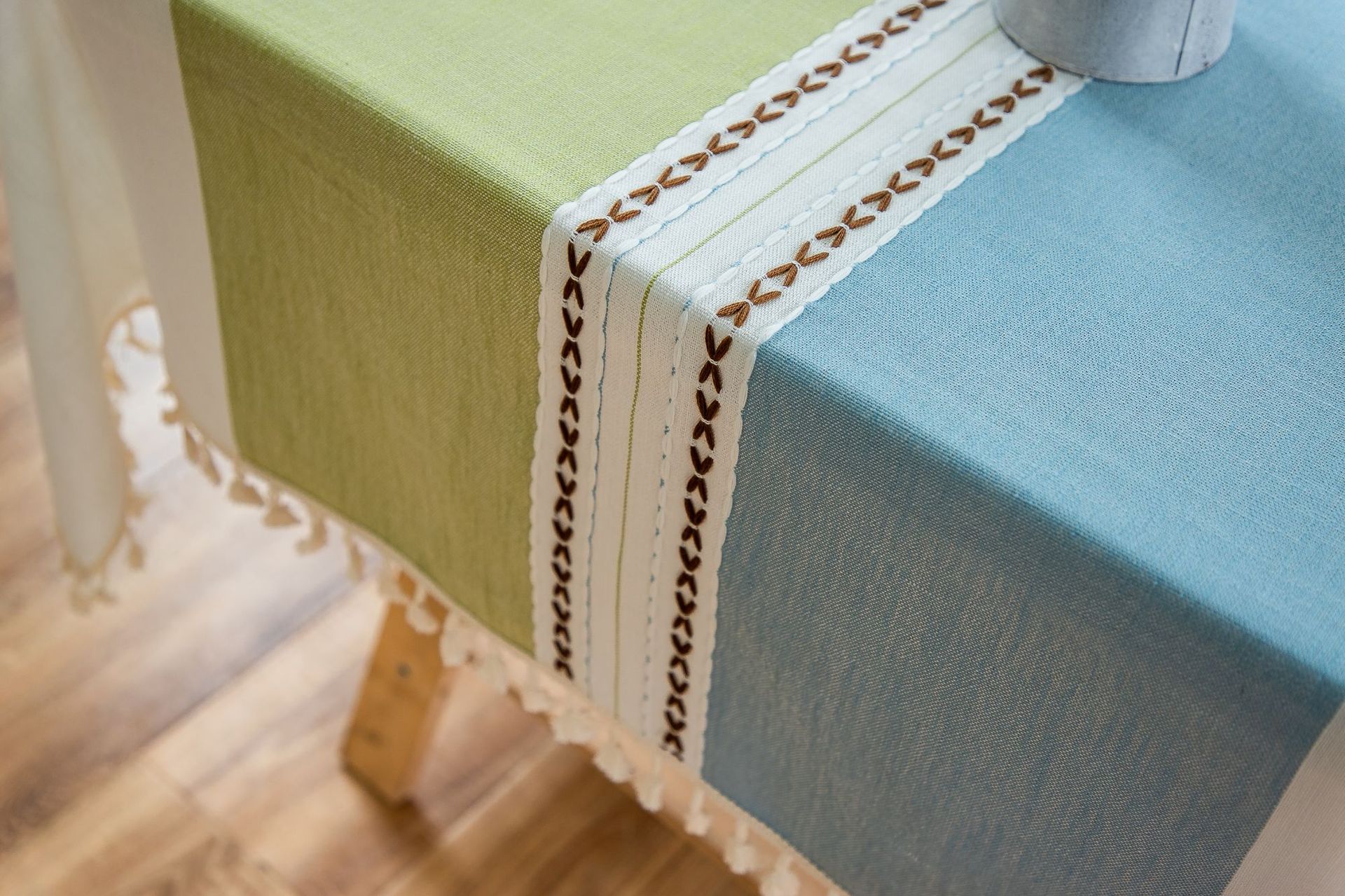 Cross-border Japanese color-blocking and color-blocking embroidered tassel tablecloths, kitchen, dining room, party, family table cover decoration, cotton and linen pic 31