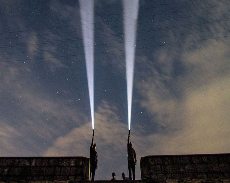 Cross-border bestseller: Aluminum alloy white laser long-range high-intensity flashlight, USB charging zoom ultra-bright outdoor flashlight pic 16