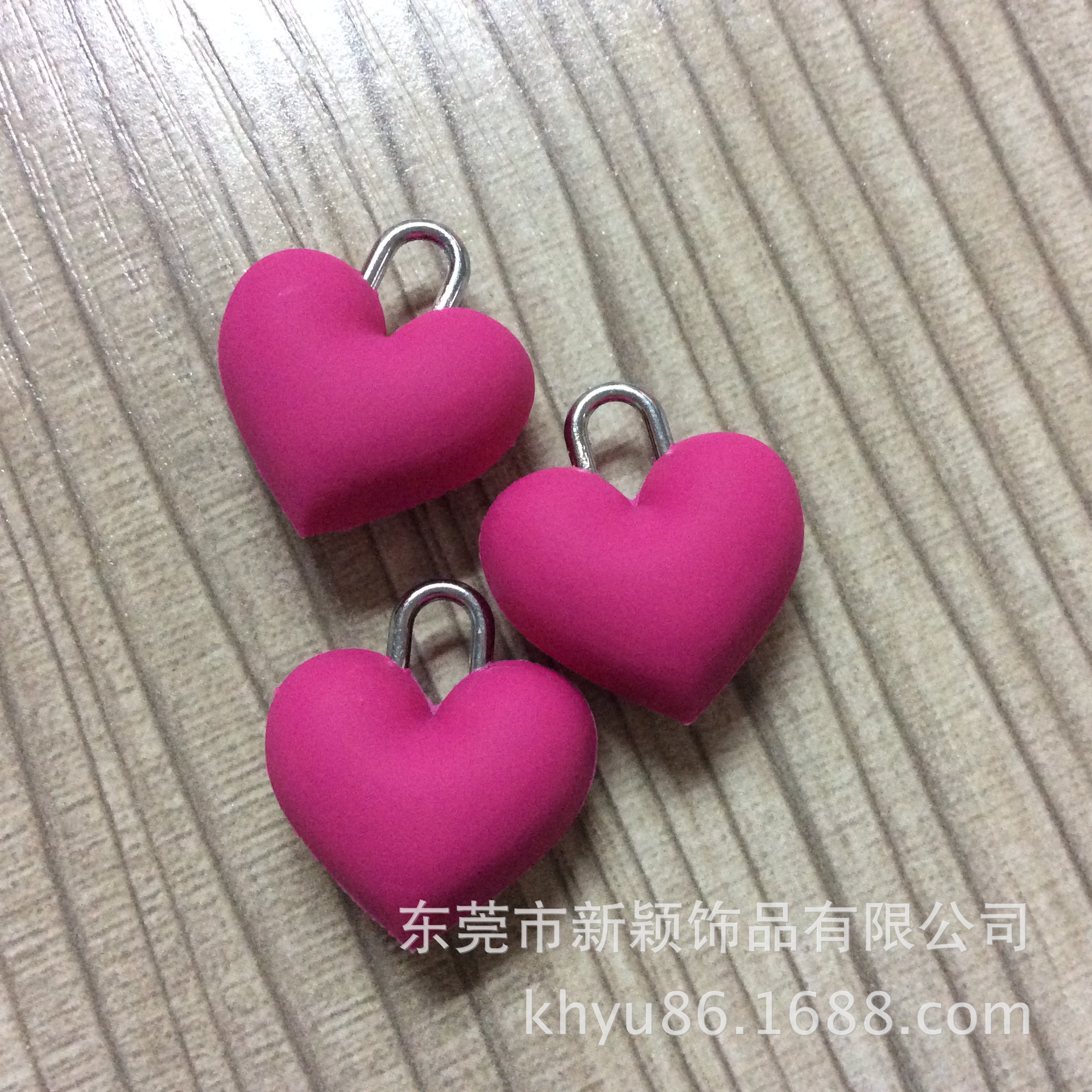 工厂优惠供应PVC软胶拉牌滴胶logo硅胶拉片 鞋帽服饰箱包拉头拉尾详情18