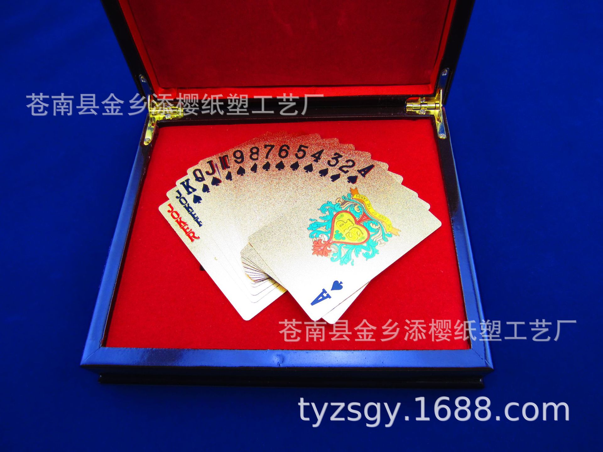 Plastic PVC waterproof gold poker cards washable gold creative poker cards with gold foil pic 6