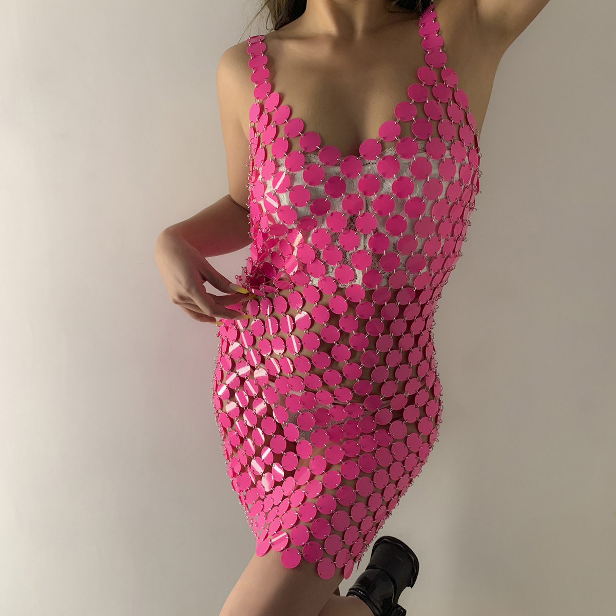 欧美跨境饰品 性感镂空亮片身体链女 夜店露背包臀鱼鳞片连衣裙详情16