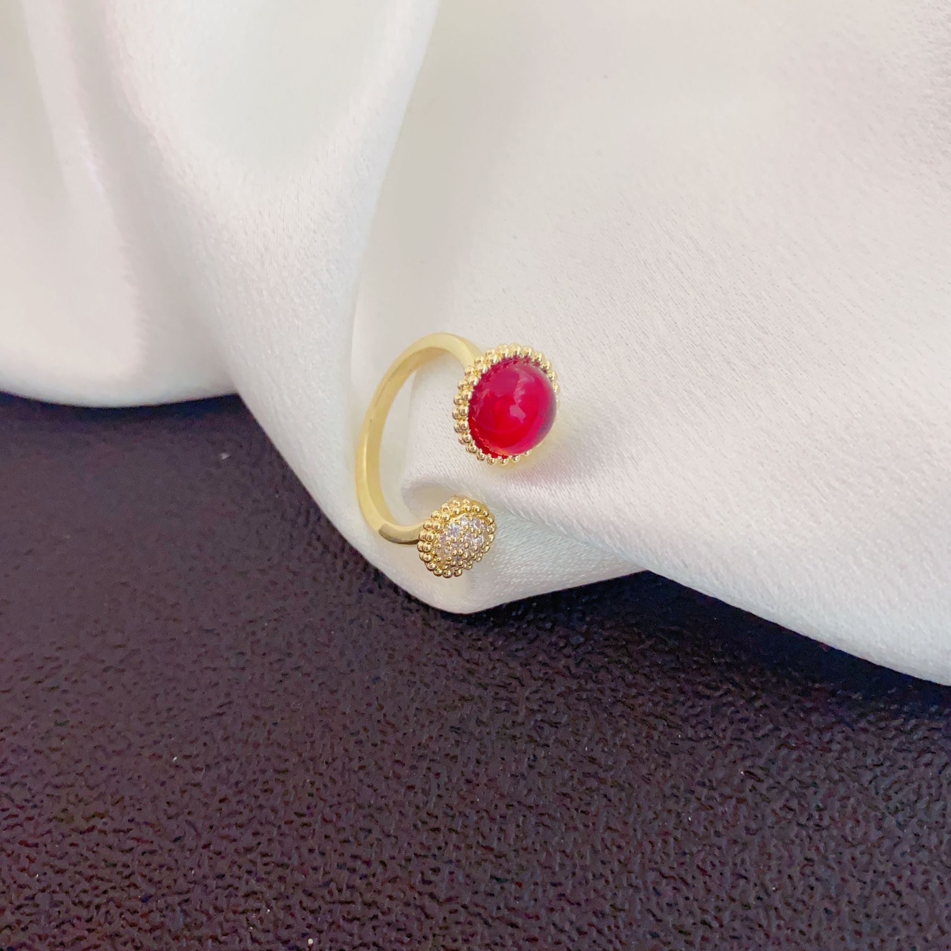 倪妮杨幂明星同款高级感无耳洞螺旋耳夹新娘轻奢耳环法式水滴耳饰详情14