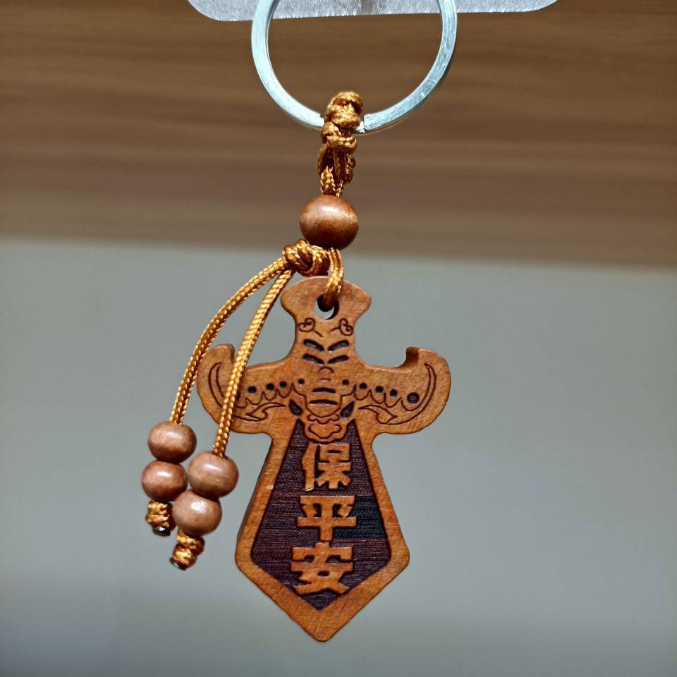 Peach wood keychains, car hangers, wooden key hangers, accessories, decorative accessories, gifts, keychains, rings pic 10