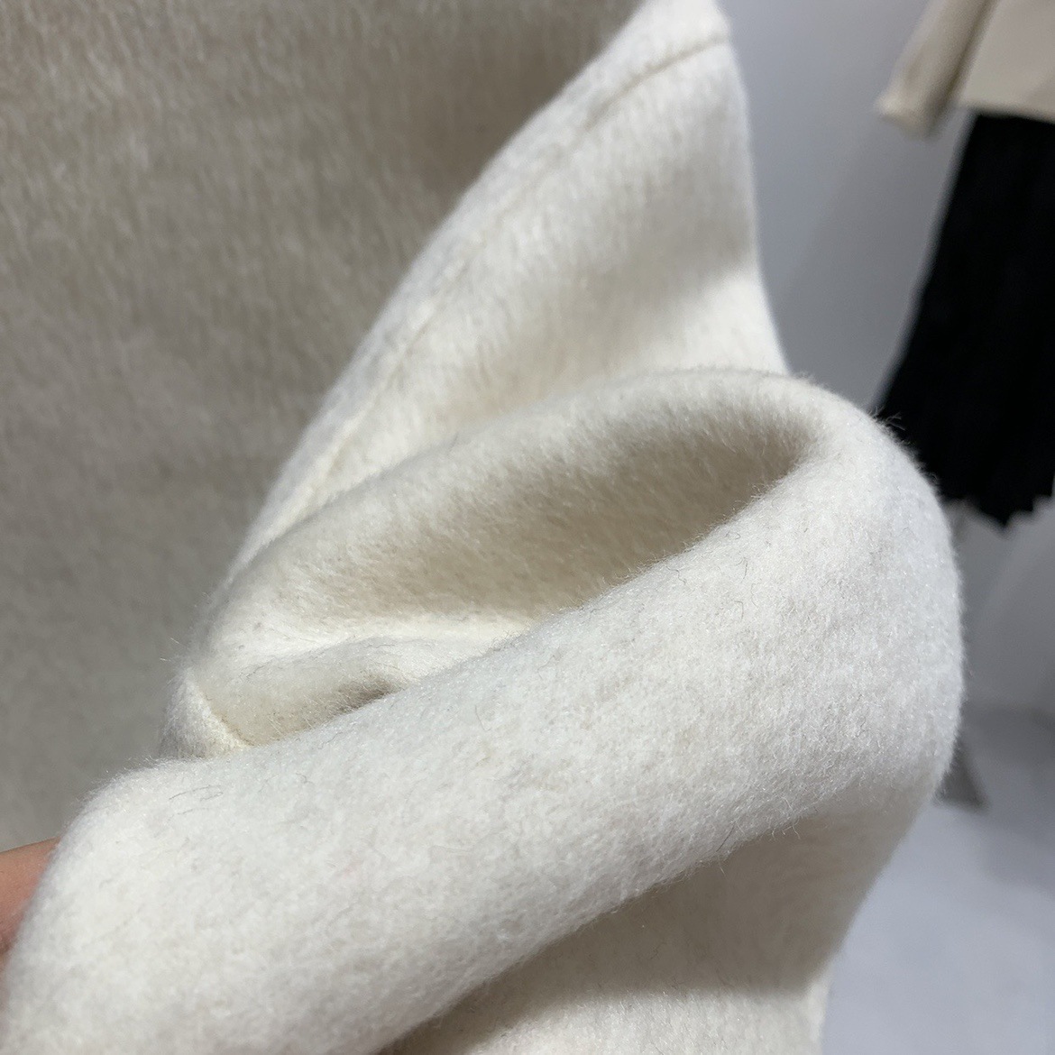 French chanel-style short double-sided wool and woolen coat for women to look younger and petite in spring. Cashmere Hepburn style top pic 26