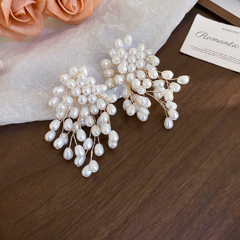 European and American white pearl hair combs, handcrafted hair clips, brooches, headwear, flower bouquets, hair combs, bride's corsages pic 6