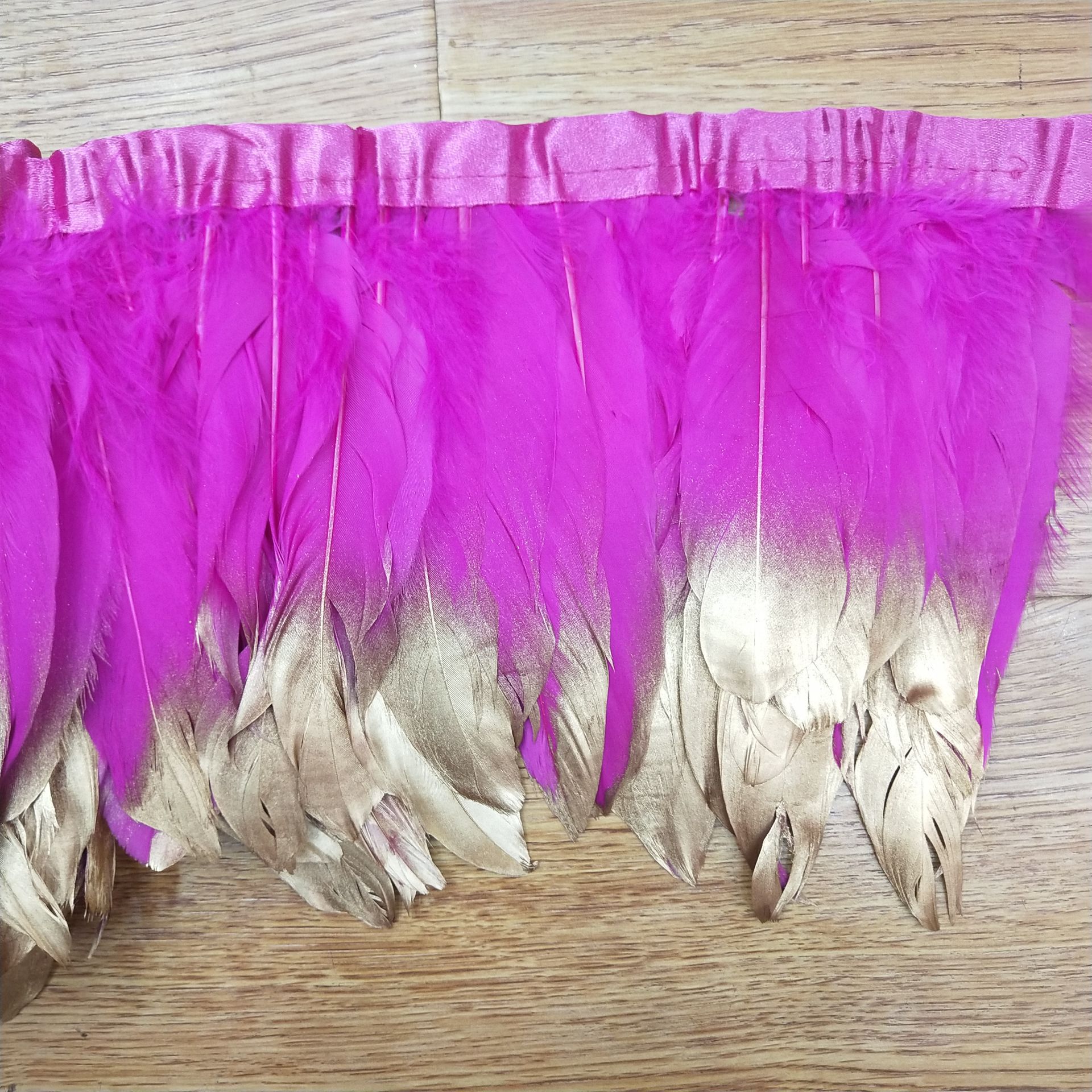 Wholesale from the manufacturer of large goose feather fabric with feather lamps, clothing accessories, DIY handicrafts, decorative colorful feather fabric edges pic 33
