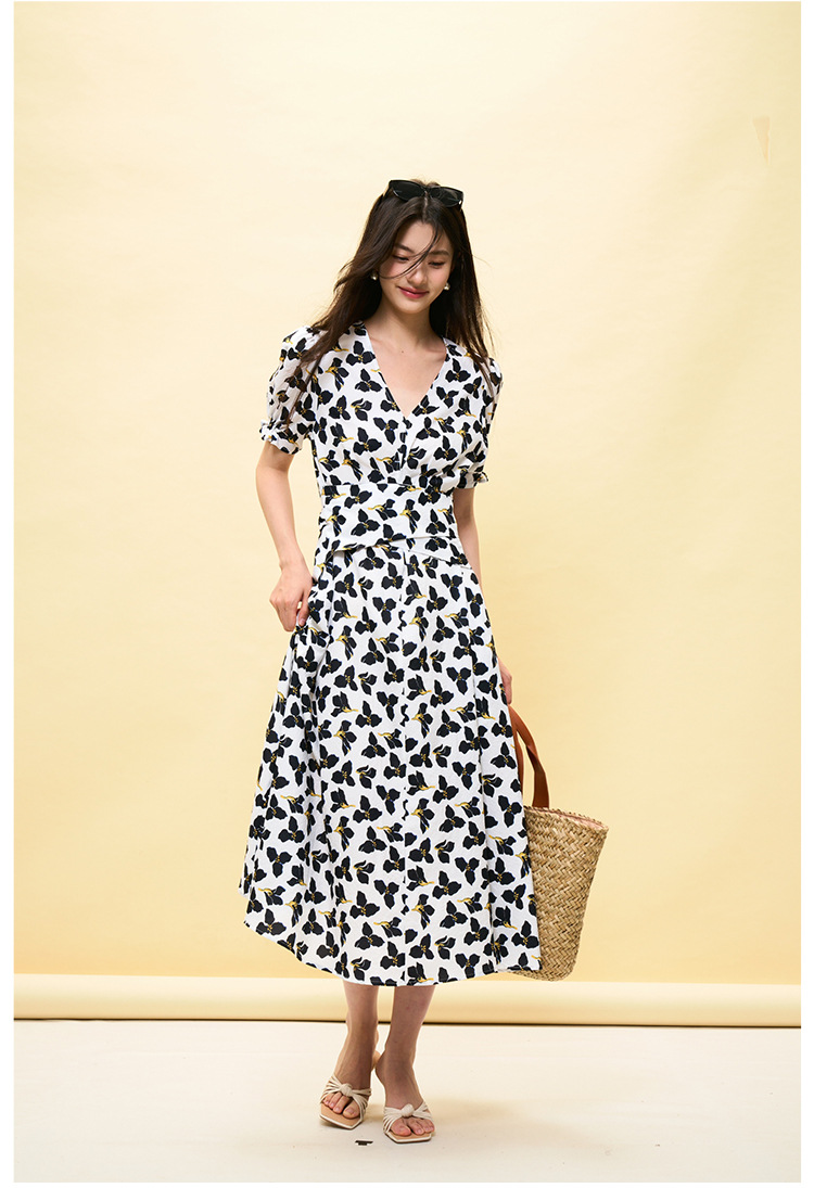 【 Shengdu 】 Summer New French-style printed V-neck, waist-cinching and slimming, puffed sleeves, large skirt hem floral print dress pic 22