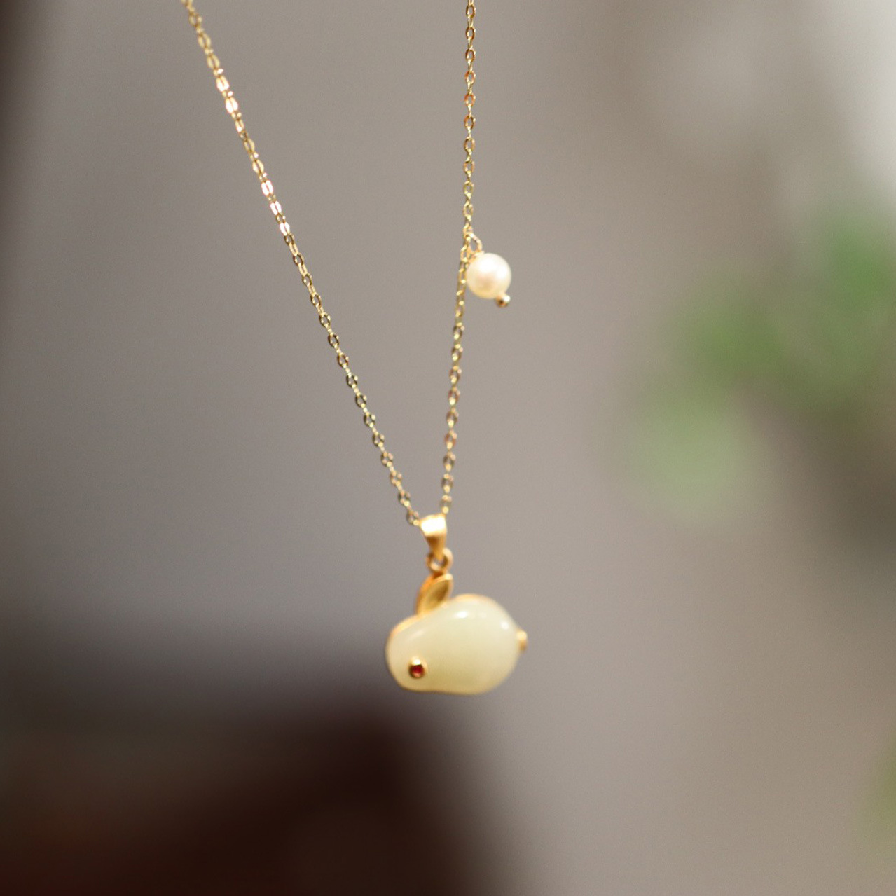925 silver gold-plated and inlaid with Hetian jade rabbit necklace, a new and niche design for women, a collarbone chain necklace for the zodiac year pic 3