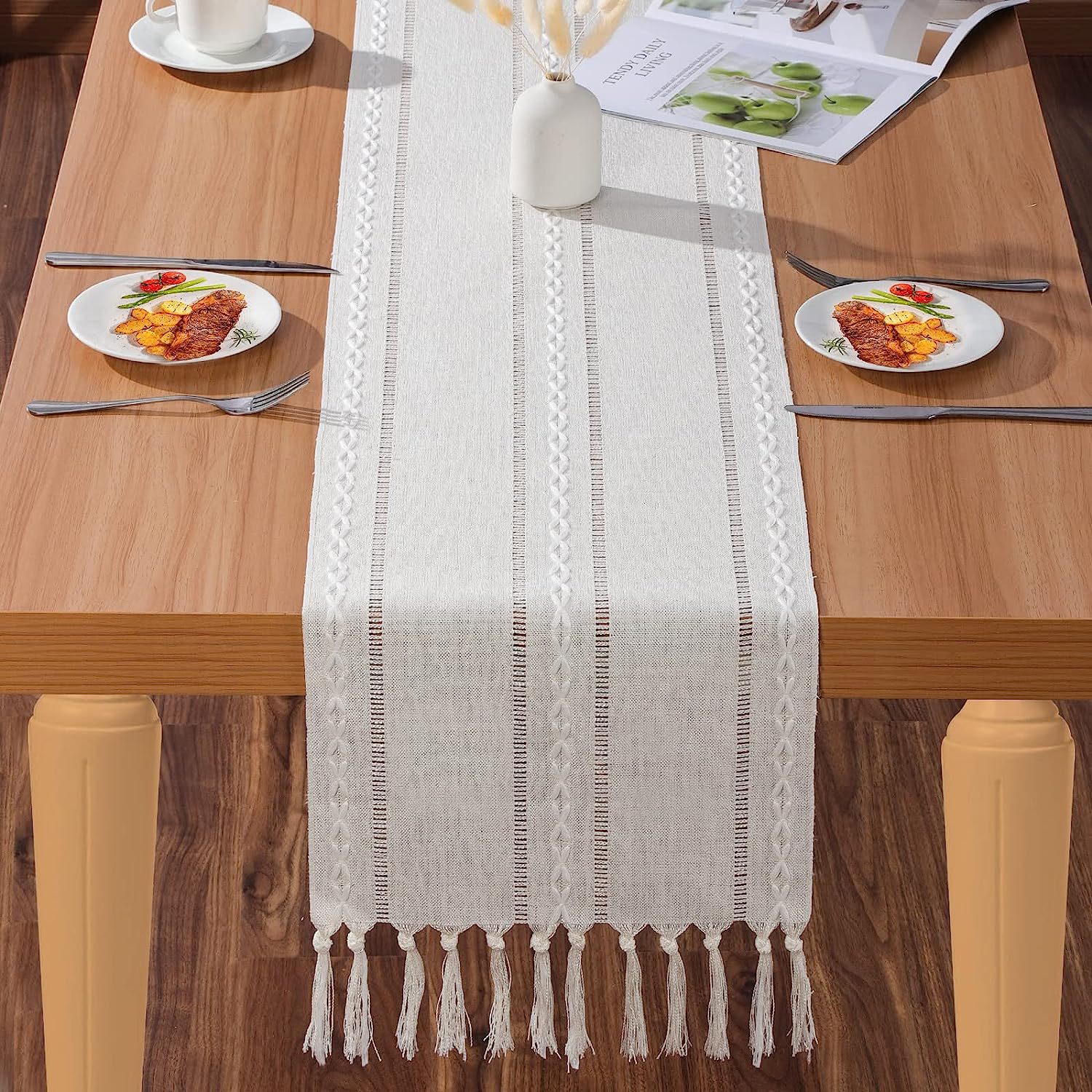 New cross-border Amazon handcrafted table flag, hollowed-out American country white tablecloth, dressing table scarf factory wholesale pic 1