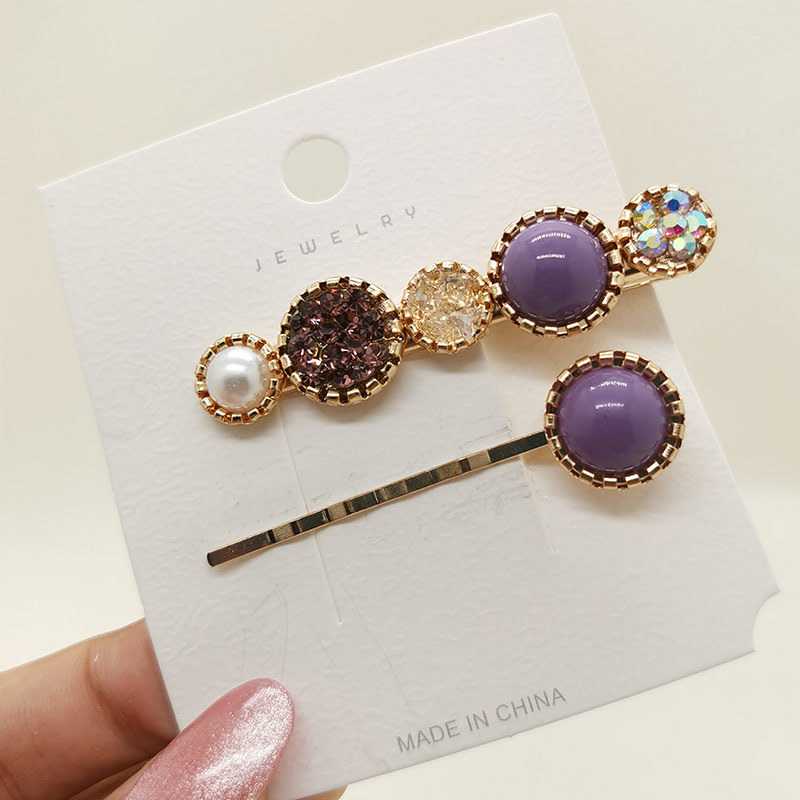 A retro hair clip for a young girl, a one-piece top clip, a simple 2-piece set with water diamonds, side clips, a duckbill clip, a headpiece, and a bangs clip at the back of the head pic 16