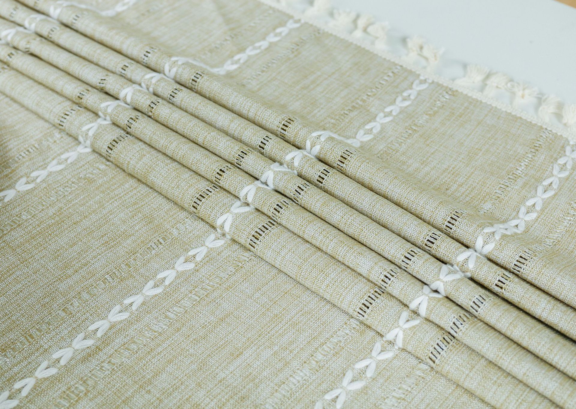 Cross-border retro country tablecloth, green hollowed-out decoration, cotton and linen tablecloth, embroidered decoration, party restaurant picnic mat pic 23