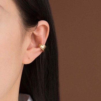 Small C-shaped smooth geometric pattern scented plate ear clips for women, no ear piercings, wearable earrings, elegant earrings factory direct sales pic 13