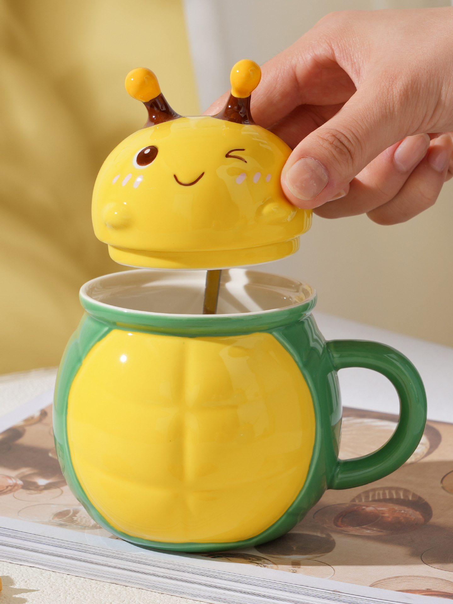 Cute and niche creative cartoon ceramic cups with LIDS for girls, funny birthday gifts for best friends, and high-quality appearance mugs pic 7