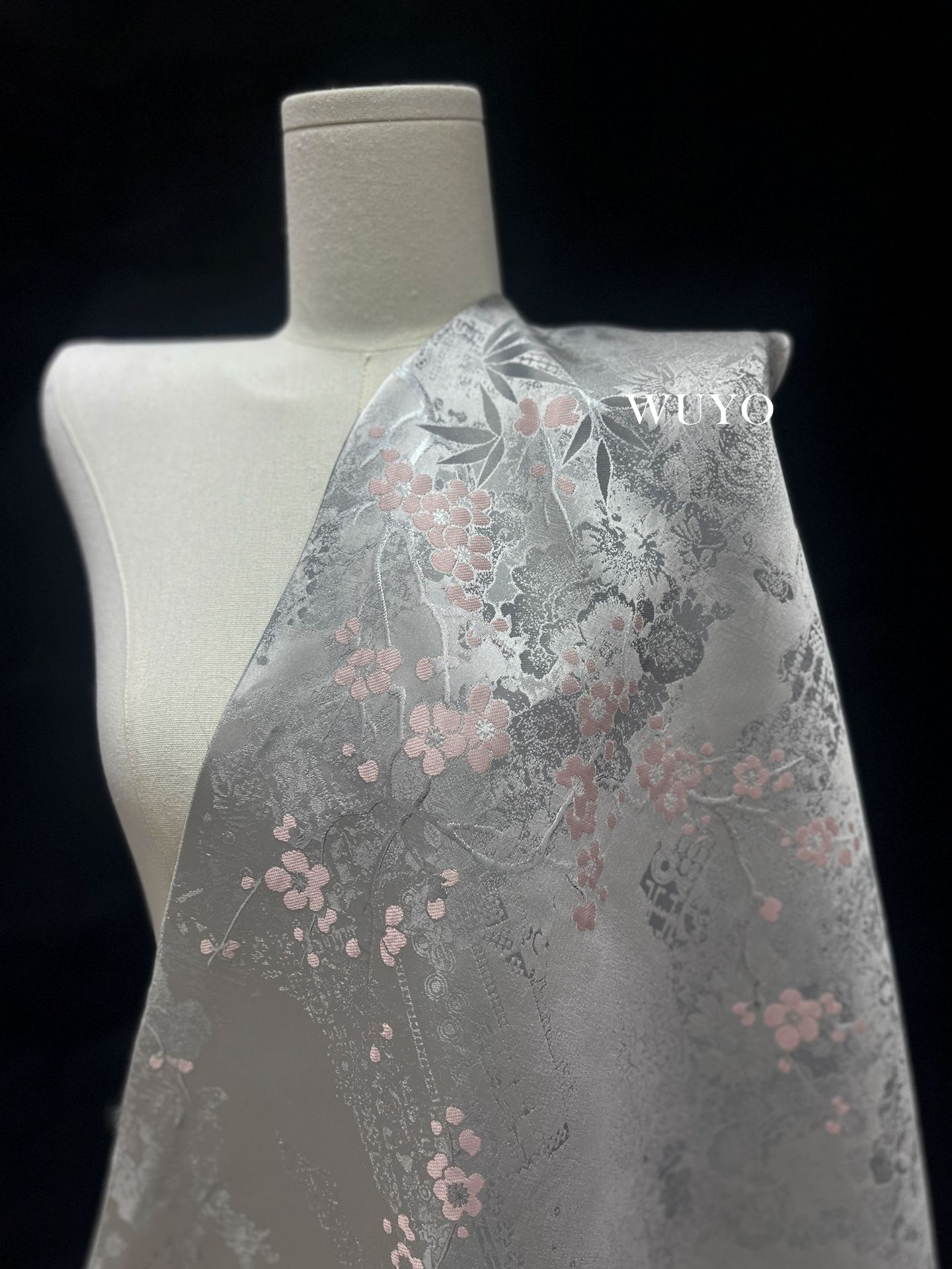 国潮新中式时装面料秋冬梅花香色织提花国风旗袍马甲详情13