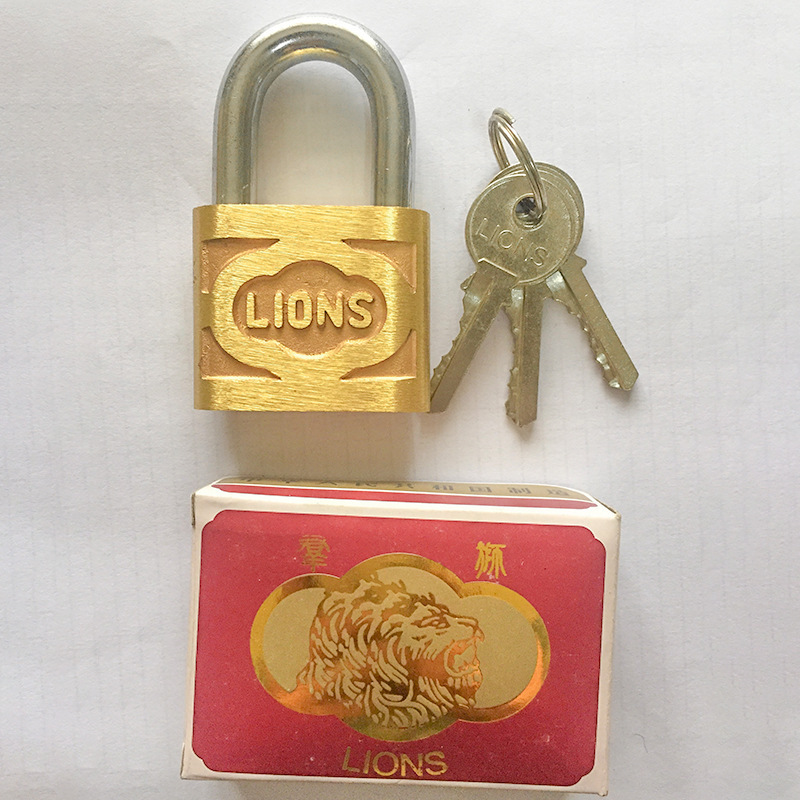 Die-cast copper padlock pic 1