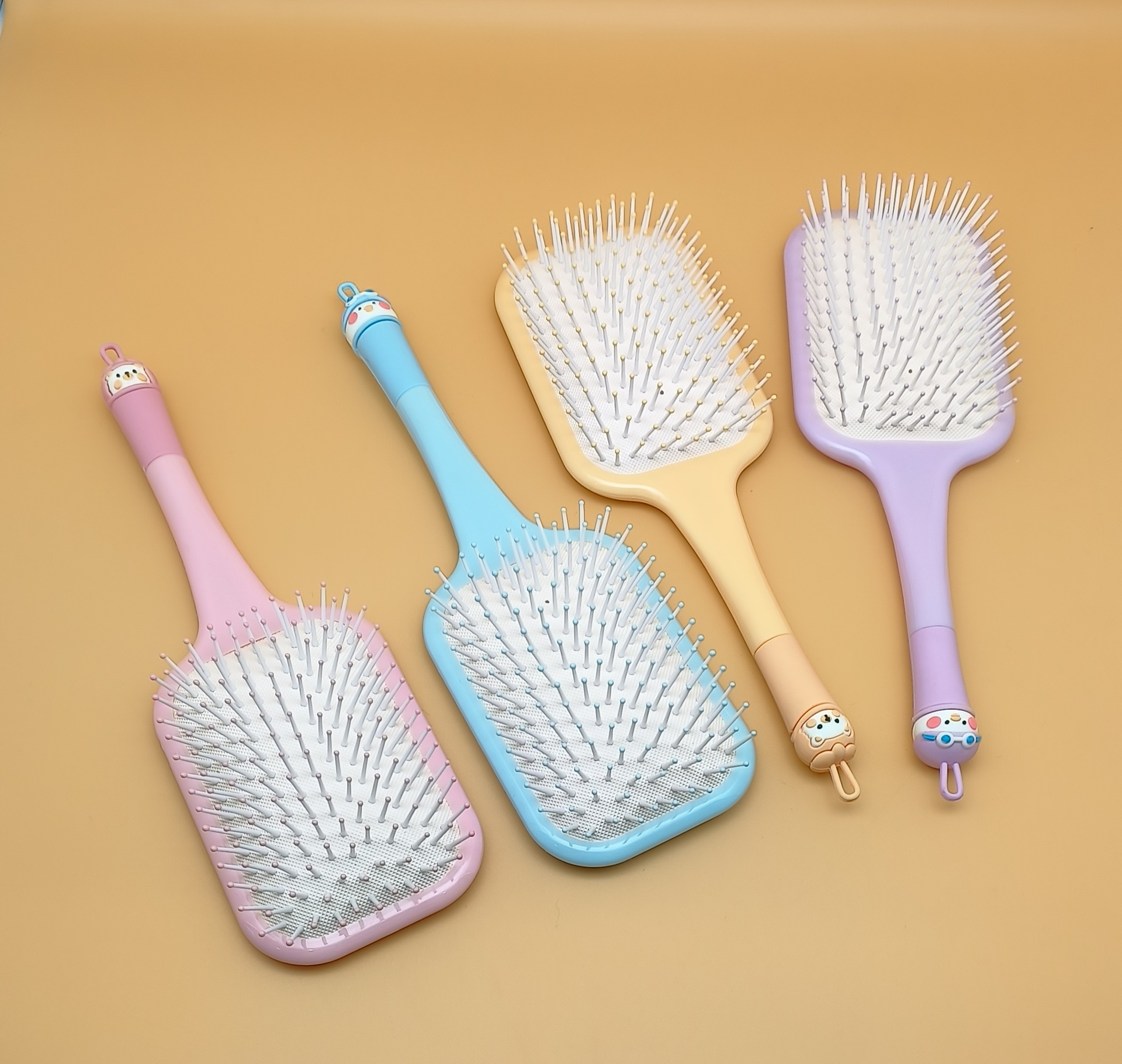 新款女生专用可爱卡通硅胶软头大方头气垫梳 蓬松造型气囊梳圆滚排骨梳 烧烤刷款式梳子详情10