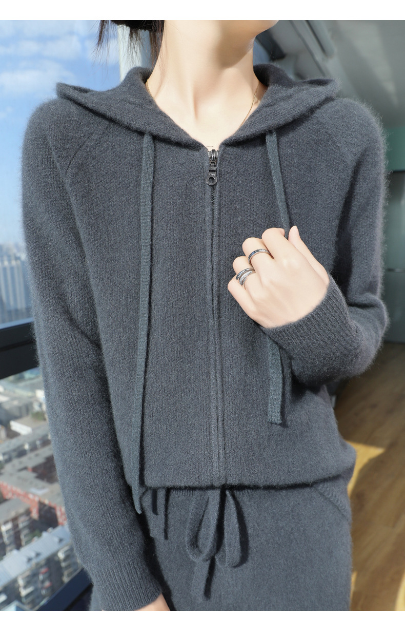 For the autumn and winter of 2024, a woolen hooded thick cardigan for women, a loose zipper knitted sweater, a youthful hoodie, can be paired with an outer jacket pic 41