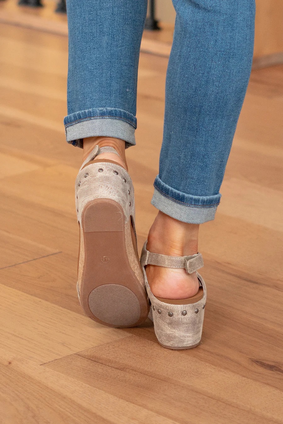 2024夏季新款外贸大码女士厚底坡跟凉鞋后跟魔术贴舒适轻便详情16