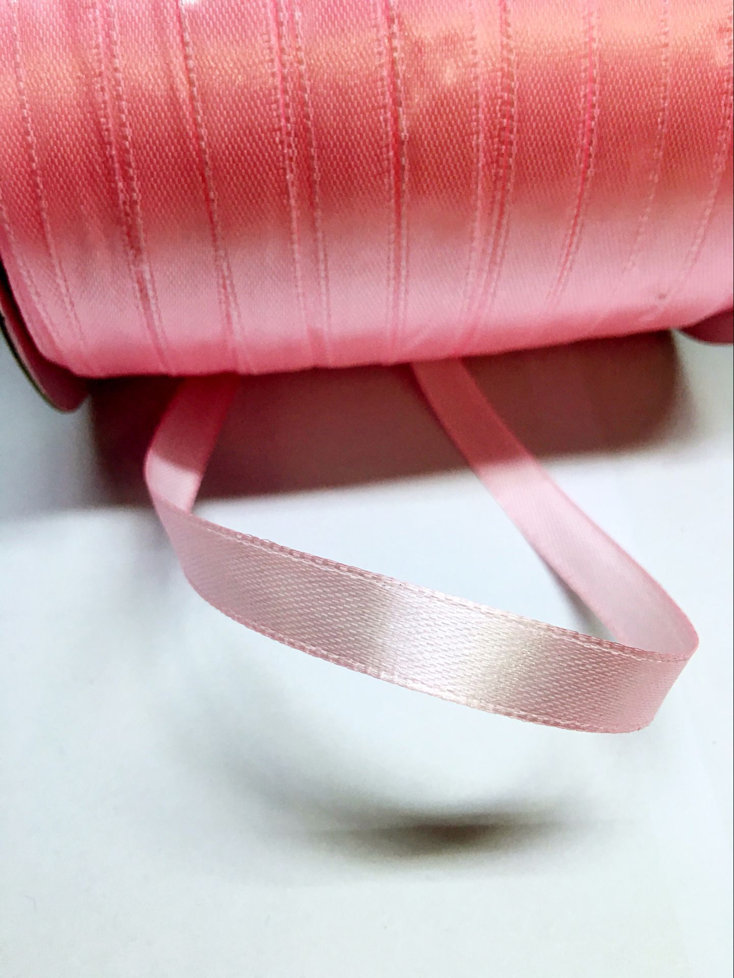 The 3-inch (1cm) ribbon manufacturer supplies woven ribbons and various specifications of ribbons pic 2